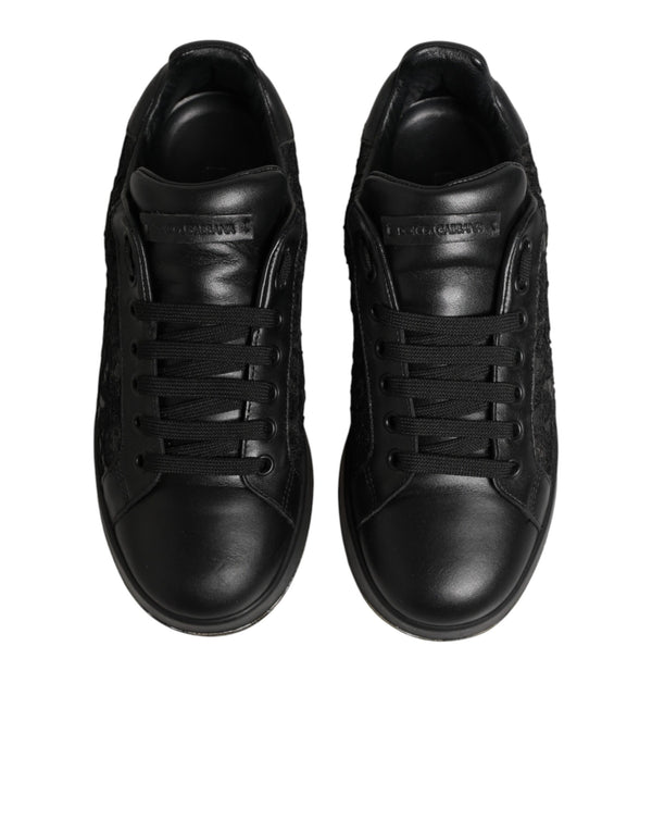 Schwarze Sneakers mit floraler Spitze