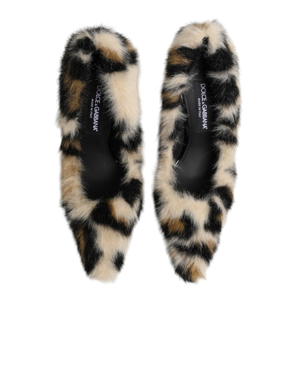 Braune Leoparden-High-Heels mit Fell