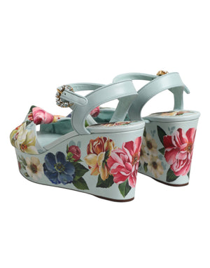 Grüne Blumen-Sandalen mit Knöchelriemen und Keilabsatz