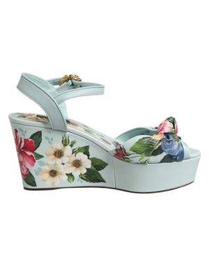 Grüne Blumen-Sandalen mit Knöchelriemen und Keilabsatz