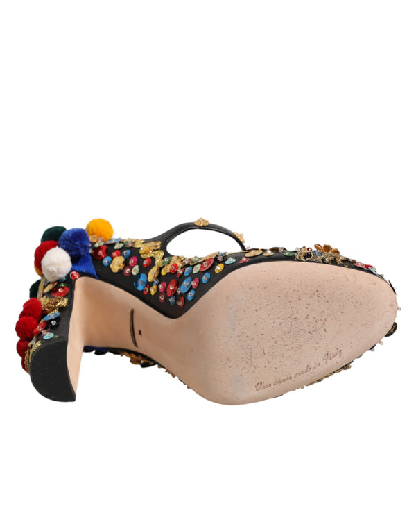 Schwarze Mary-Jane-Pumps mit Goldverzierungen