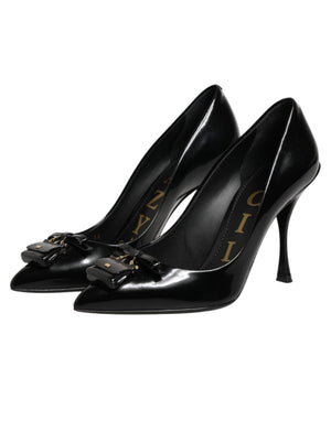 Schwarze Pumps mit Taschen-Verzierung