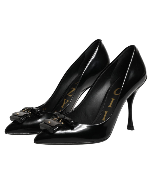 Schwarze Pumps mit Taschen-Verzierung