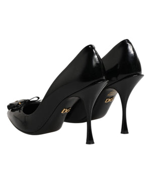 Schwarze Pumps mit Taschen-Verzierung