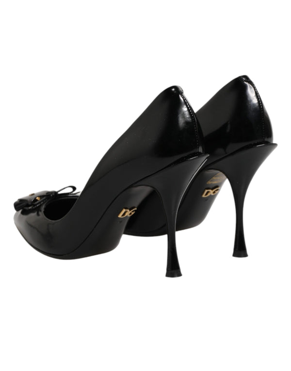 Schwarze Pumps mit Taschen-Verzierung