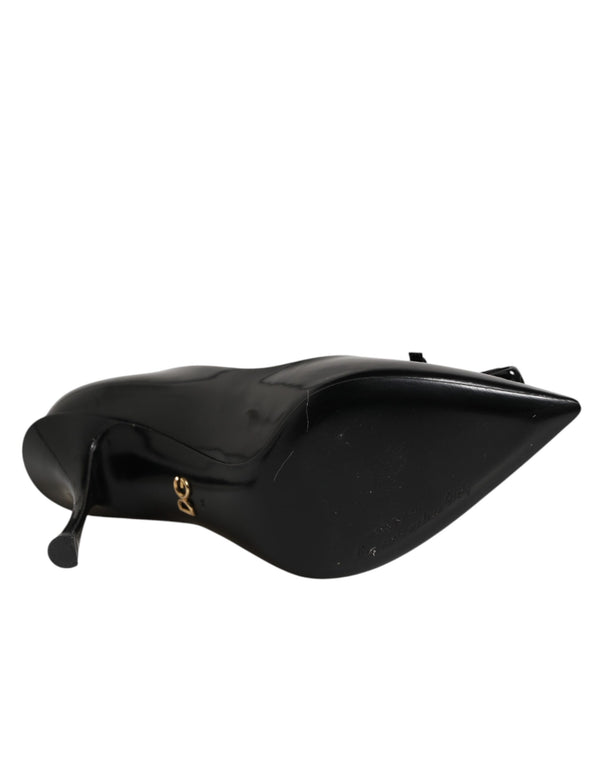 Schwarze Pumps mit Taschen-Verzierung