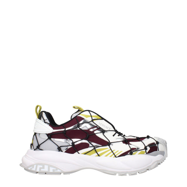 Rote Stoff-Sneaker