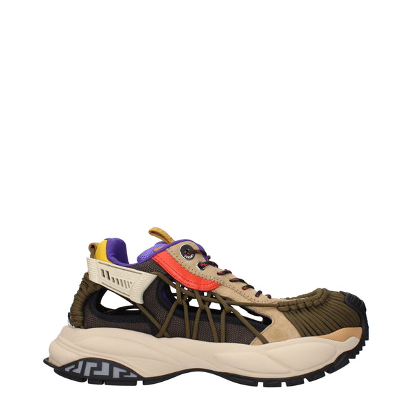 Beigefarbene Wildleder-Sneaker