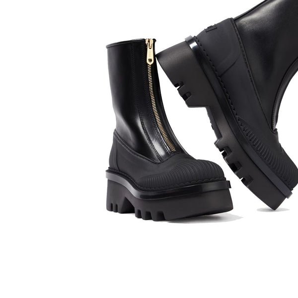 Schwarze Stiefeletten aus Kalbsleder mit Schnürung