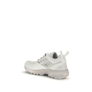 Weiße Polyamid-Sportschuhe