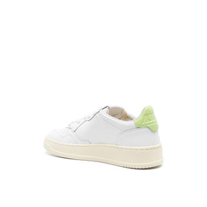 Weiße Leder-Sneakers mit niedrigem Schaft