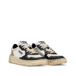 Weiße Leder-Sneaker mit niedrigem Schaft