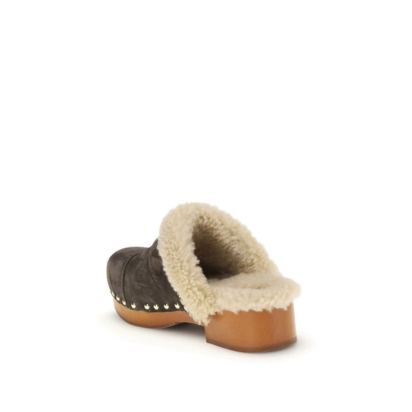 Braune Fell-Clogs