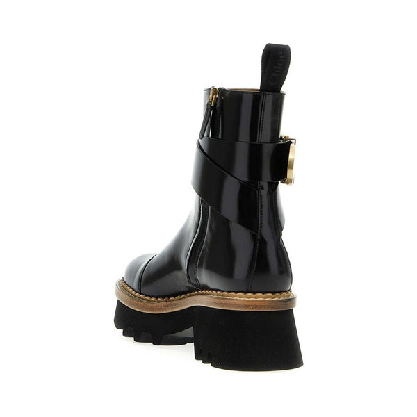 Schwarze Stiefeletten aus Kalbsleder