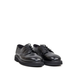 Schwarze Kalbsleder-Oxfords und -Derbies