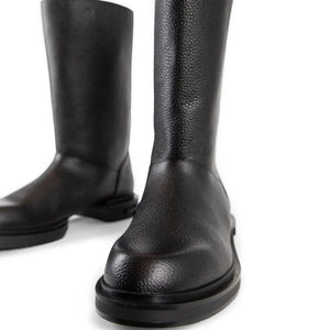 Schwarze Stiefeletten aus Kalbsleder