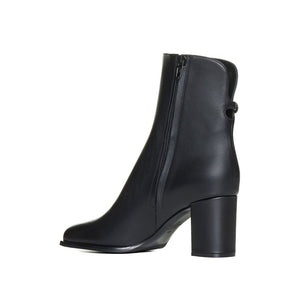 Schwarze Stiefeletten aus Kalbsleder