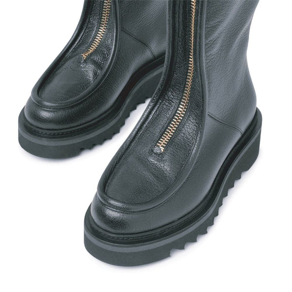 Schwarze Stiefel aus Kalbsleder