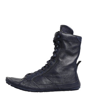 Dunkelblaue Hirschleder-Stiefel bis zur Mitte der Wade
