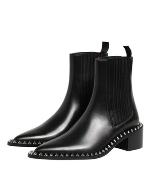 Schwarze, mit Nieten besetzte Chelsea-Stiefeletten