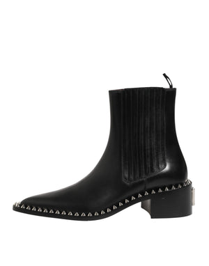 Schwarze, mit Nieten besetzte Chelsea-Stiefeletten
