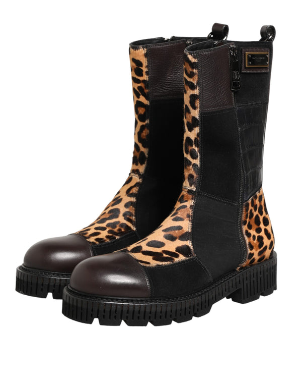 Mittelhohe Stiefel mit Leopardenmuster