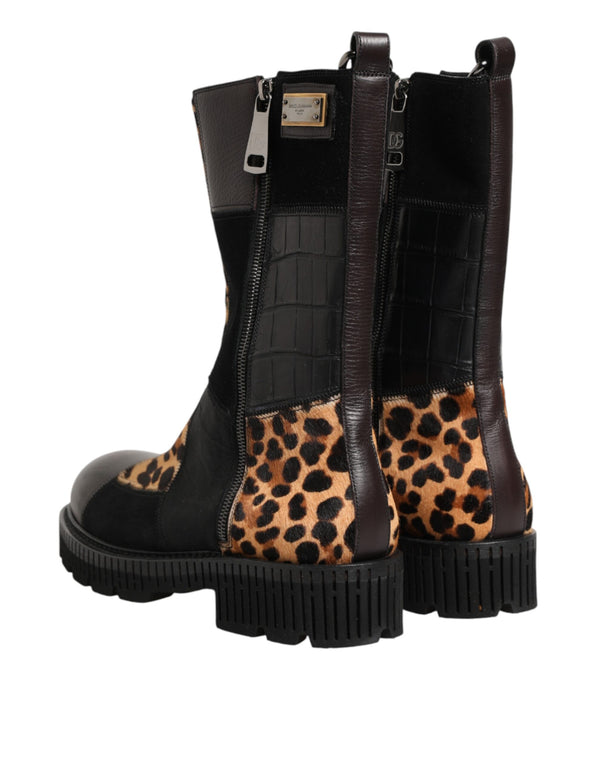 Mittelhohe Stiefel mit Leopardenmuster