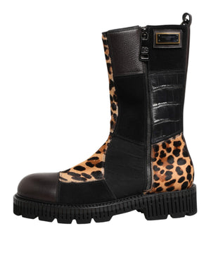Mittelhohe Stiefel mit Leopardenmuster
