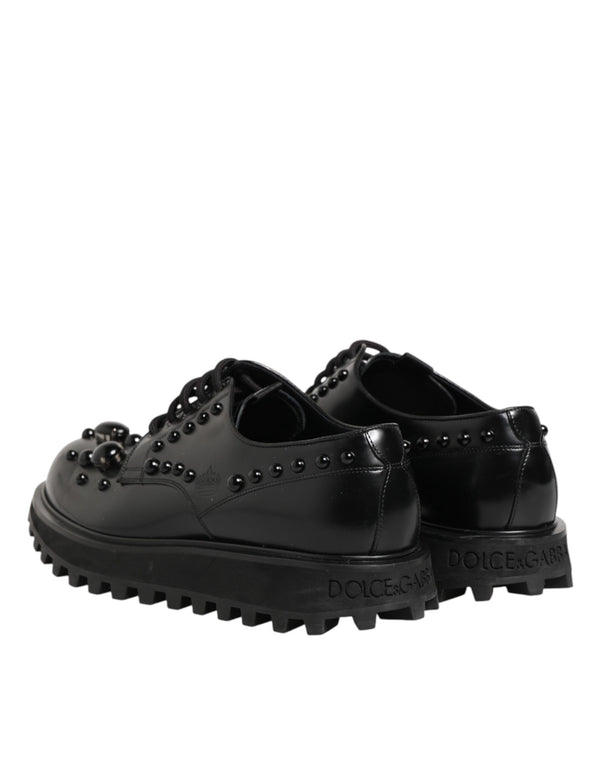Schwarze, mit Nieten besetzte Lederschnürschuhe für Herren