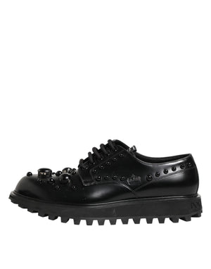 Schwarze, mit Nieten besetzte Lederschnürschuhe für Herren