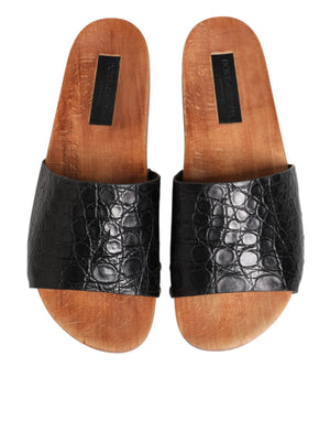 Schwarze und braune Ledersandalen