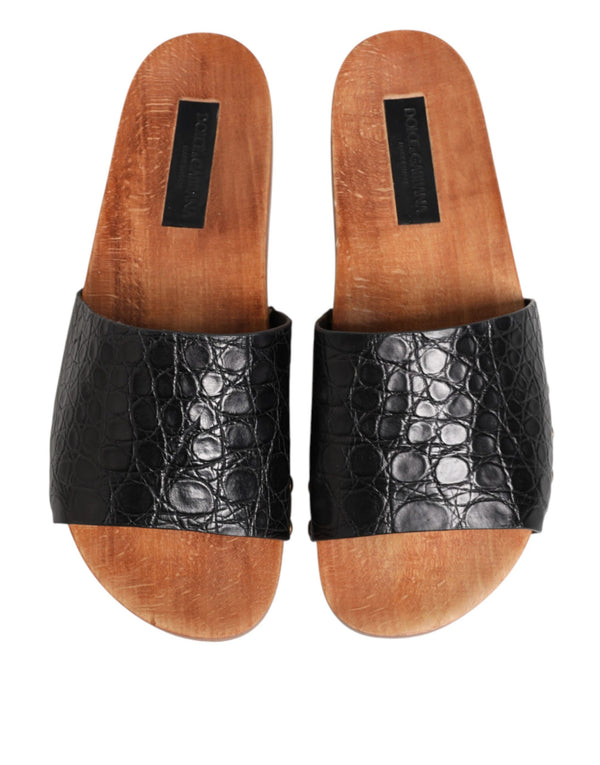 Schwarze und braune Ledersandalen