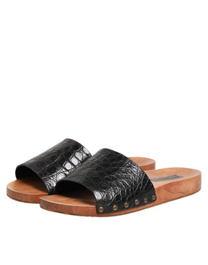 Schwarze und braune Ledersandalen