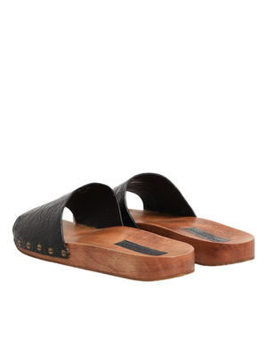 Schwarze und braune Ledersandalen