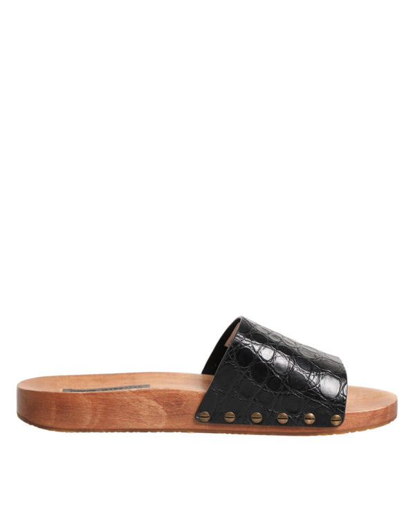 Schwarze und braune Ledersandalen