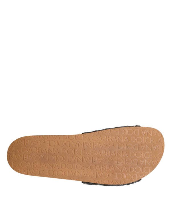 Schwarze und braune Ledersandalen