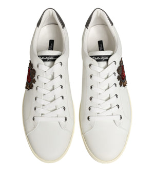 Weiße Sneakers aus Leder mit Herz-Applikation