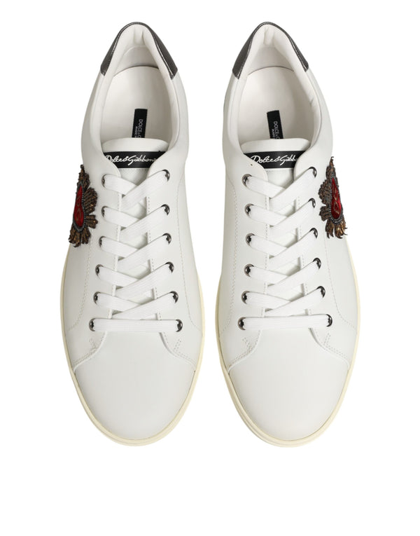 Weiße Sneakers aus Leder mit Herz-Applikation