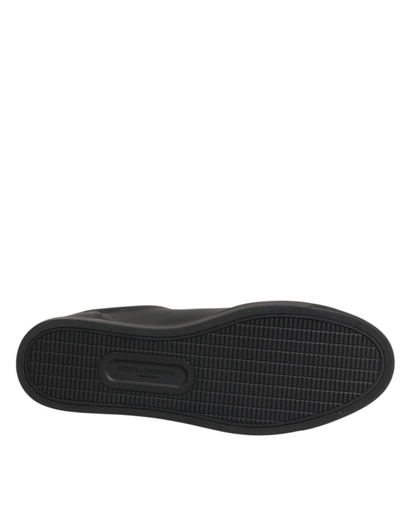 Schwarze Leder-Sneaker mit Herz-Verzierung