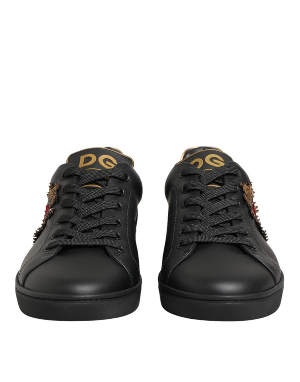 Schwarze Leder-Sneakers mit Herz-Verzierung