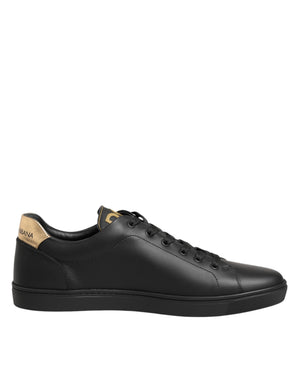 Schwarze Leder-Sneakers mit Herz-Verzierung