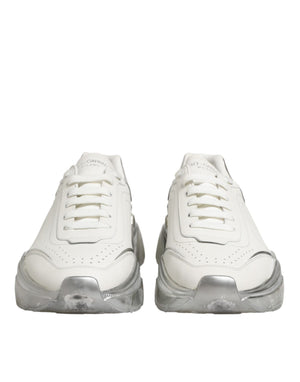 Weiße und silberne Daymaster Sneakers