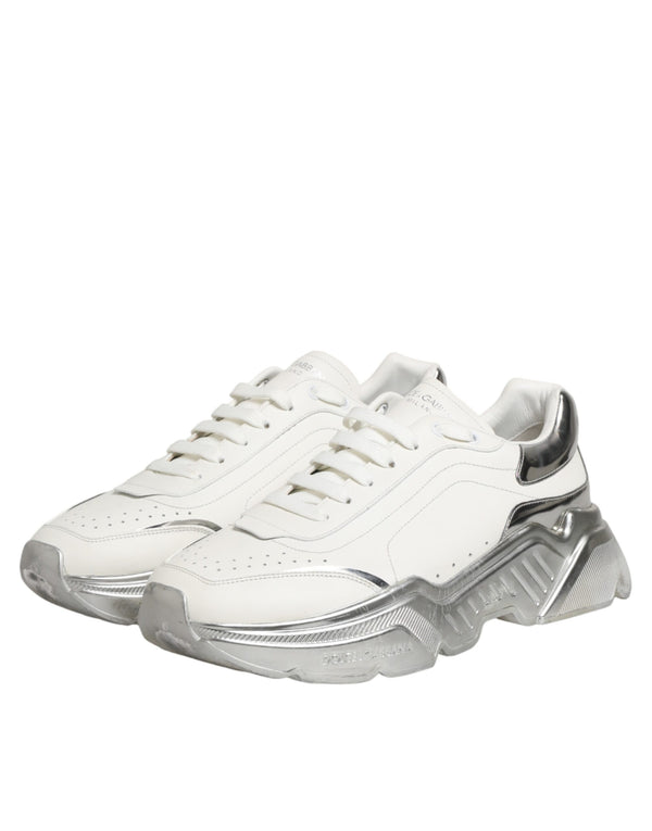 Weiße und silberne Daymaster Sneakers