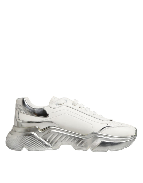 Weiße und silberne Daymaster Sneakers