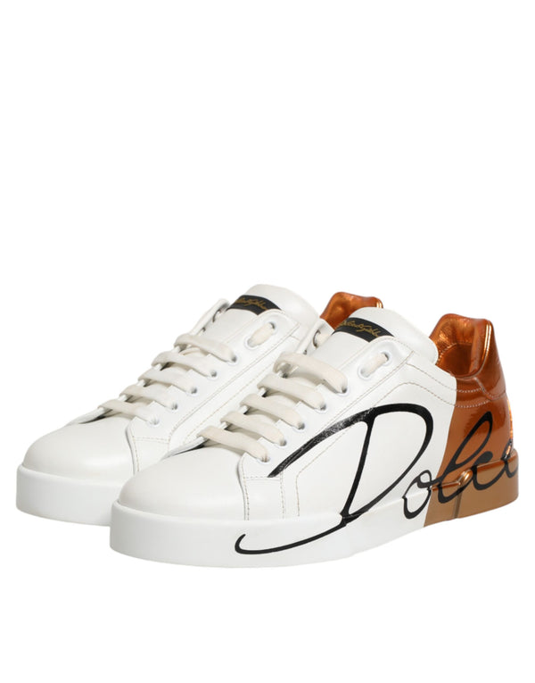 Weiße und braune Ledersneaker