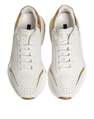 Weiße und goldene Daymaster Sneakers