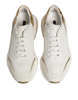 Weiße und goldene Daymaster Sneakers mit niedrigem Schaft