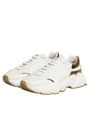 Weiße und goldene Daymaster Sneakers