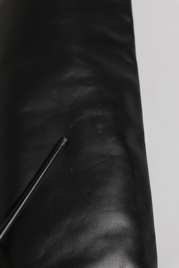 Schwarze Leder-Stilettos als Kniehohe Stiefel