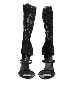 Schwarze Sandalen mit floraler Spitze